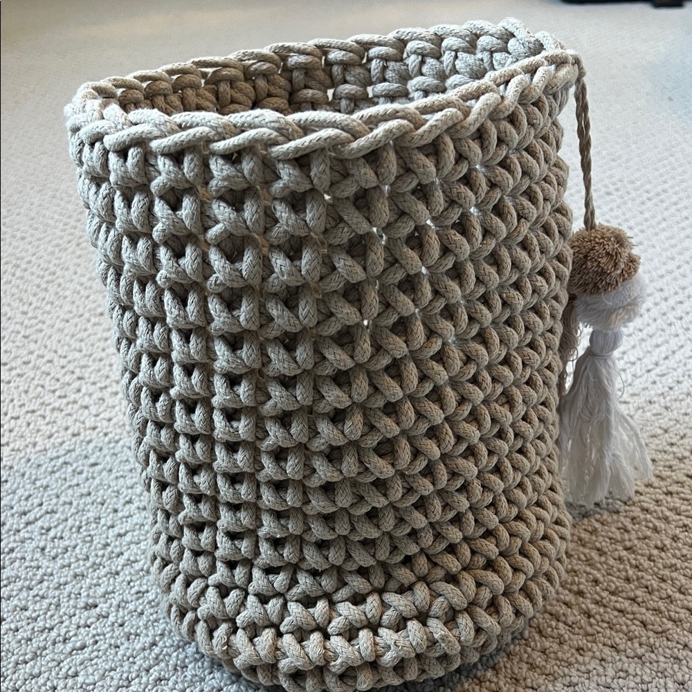 UGG Tan Knit Cosmetic Bag - Picture 5 of 5